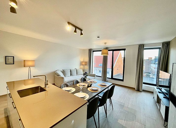 Guest house 040153 - Apartment Antwerp - Modern 2BR 1/5 BA Near Diamond District by OneLuxStay