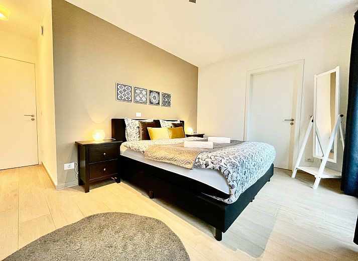 Guest house 040155 - Apartment Antwerp - Modern 2BR Penthouse Near Diamond District by OneLuxStay