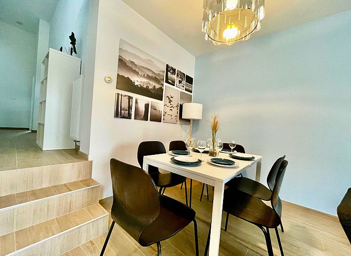 Guest house 040158 - Apartment Antwerp - Luxury 2BR 1BA Near Fashion District by OneLuxStay