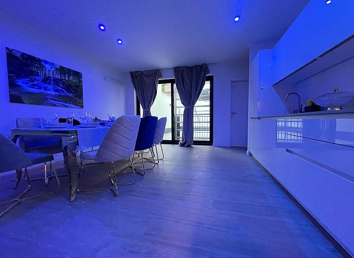 Guest house 040163 - Apartment Antwerp - One Lux Stay Near Antwerp Central Grande Deluxe 3 bedroom su