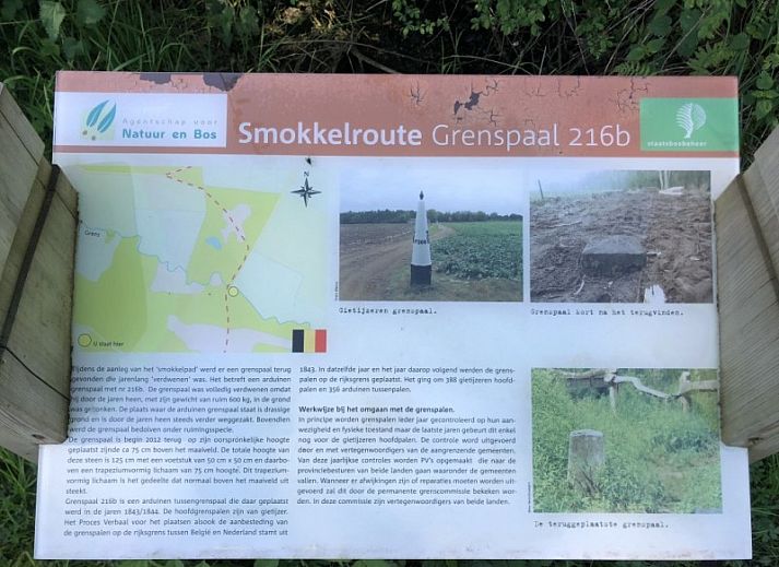 Comfortabele slaapkamer in B&B 't Mjeels Pierke, Meerle, Antwerpen met tv en kast.