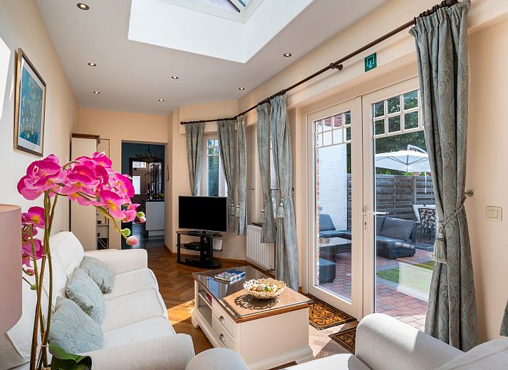 Vacation home Jasmine in Mol, Antwerp offers a spacious garden with a terrace, ideal for relaxation in a quiet environment.