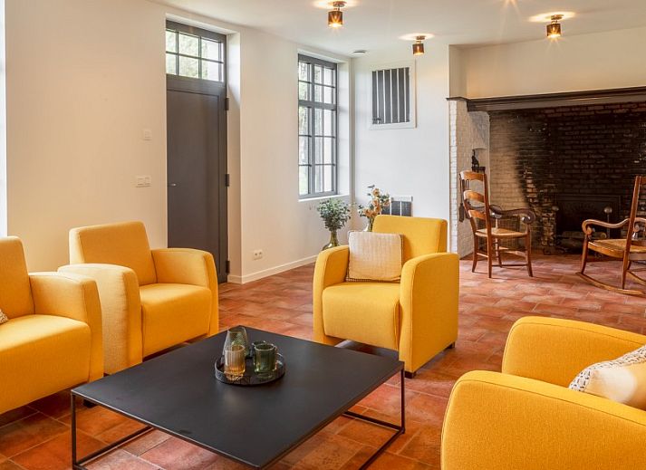 Mushoeve-Ferienhaus in Zoersel, Antwerpen, mit grossem Garten und Terrasse, umgeben von gruener Natur.