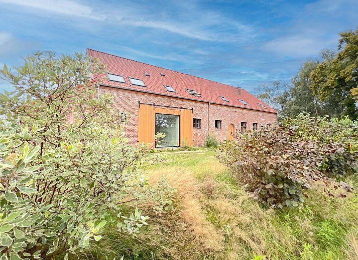 Lindehoeve vacation home in Turnhout, Belgium with beautiful views of the garden and rural surroundings.