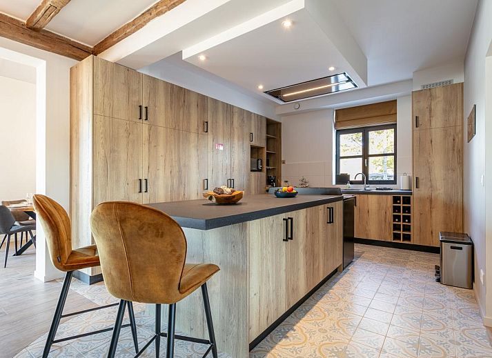 Indoor pool at Lindehoeve vacation home in Turnhout, Antwerp, ideal for relaxation and recreation.