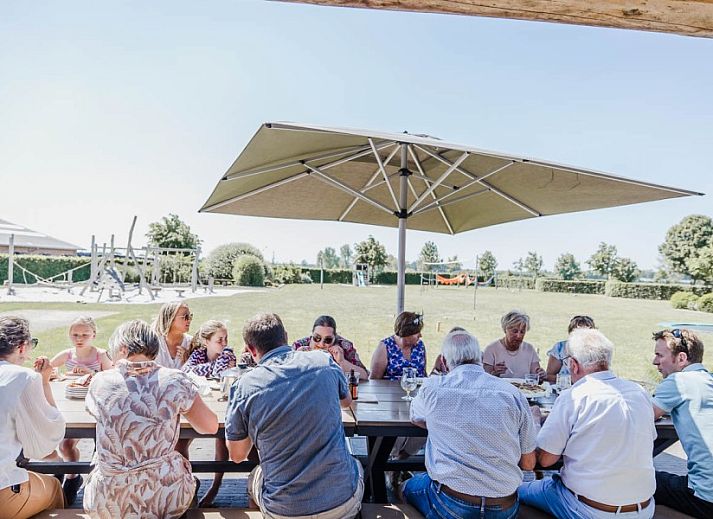 Cozy bedroom with three beds in Driehoekshoeve vacation home, Kasterlee, Antwerp.