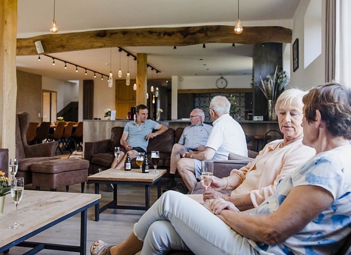 Modern bathroom in Driehoekshoeve vacation home in Kasterlee, Antwerp with stylish decor.