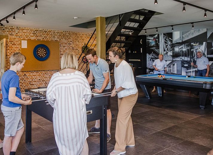 Modern bathroom in Driehoekshoeve vacation home in Kasterlee, Antwerp with stylish decor.