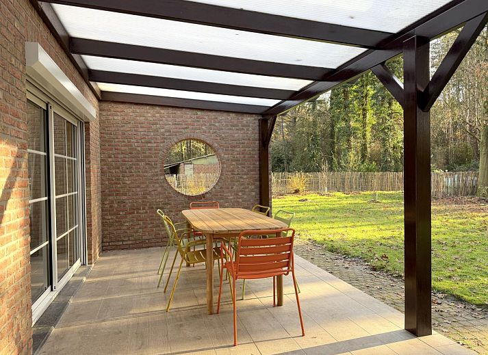 Lierelodge cottage in Oud-Turnhout, Antwerp, surrounded by nature and wooded area, ideal for relaxation and rest.