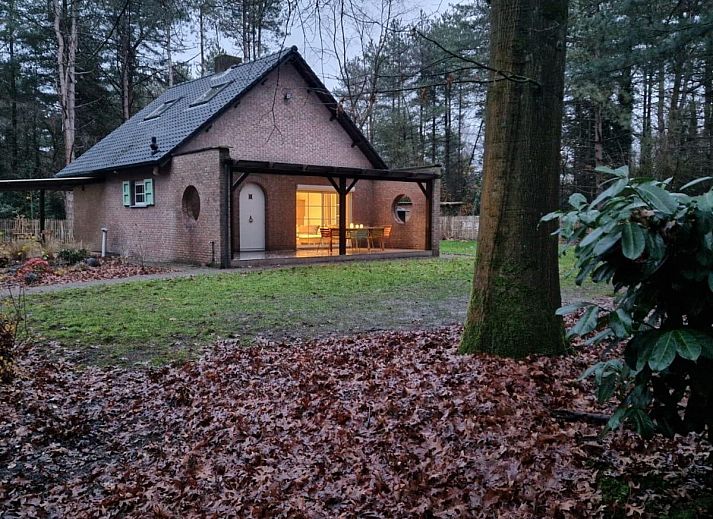Lierelodge cottage in Oud-Turnhout, Antwerp, surrounded by nature and wooded area, ideal for relaxation and rest.