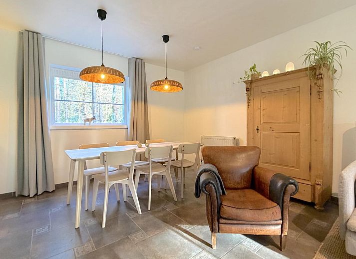 Lierelodge cottage in Oud-Turnhout, Antwerp, surrounded by nature and wooded area, ideal for relaxation and rest.