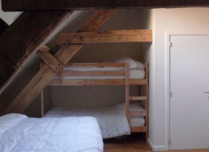 Der Ferienhof Hannekentas in Essen, Belgien, bietet einen herrlichen Blick auf die gruene Landschaft, die den Ferienhof umgibt.