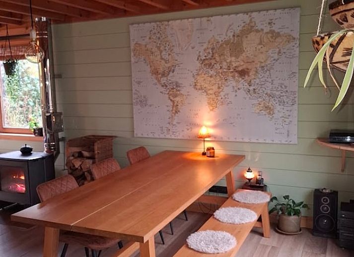 Geniessen Sie den Whirlpool im Holiday Home in Wuustwezel, das in der ruhigen Landschaft von Antwerpen, Belgien, liegt.