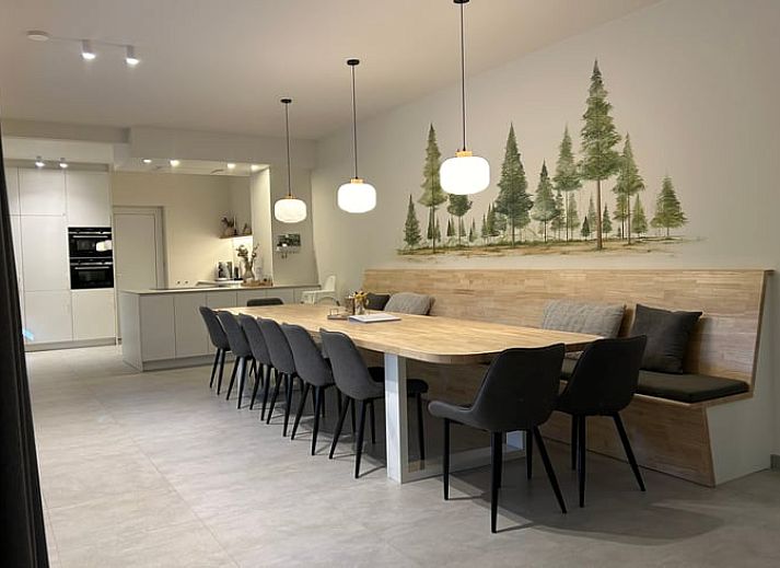 Rustic Cottage in Wuustwezel, located in a wooded area in Antwerp, ideal for nature lovers.