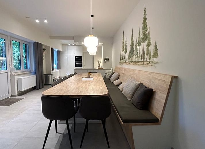 Rustic Cottage in Wuustwezel, located in a wooded area in Antwerp, ideal for nature lovers.