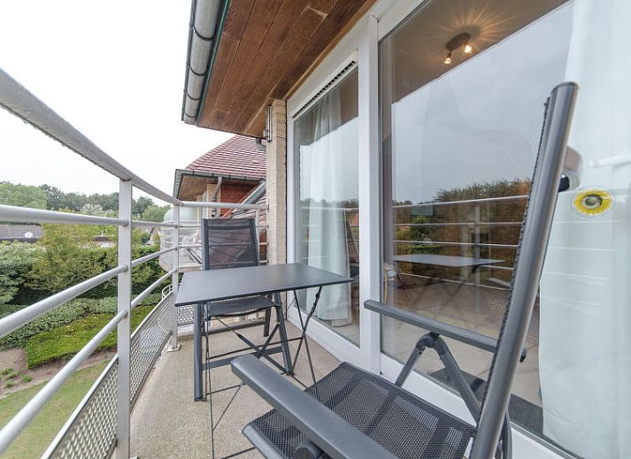 Guest house 047521 - Apartment Antwerp - Appartement Zeeflat with parking and shared pool