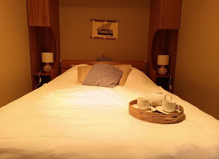 Guest house 047521 - Apartment Antwerp - Appartement Zeeflat with parking and shared pool