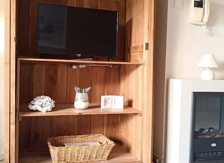 Guest house 047521 - Apartment Antwerp - Appartement Zeeflat with parking and shared pool