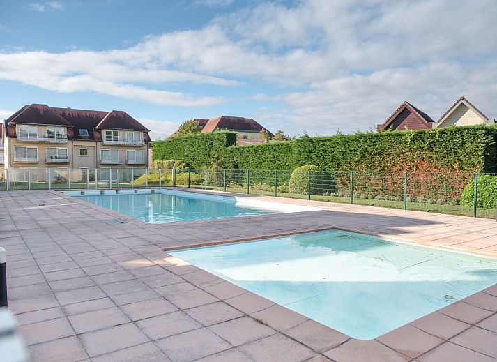 Modern kitchen in Apartment Bowie with shared pool in De Haan, Antwerp, Belgium. Perfect for a comfortable stay.