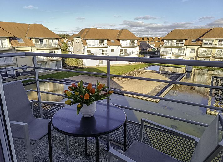 Modern kitchen in Apartment Bowie with shared pool in De Haan, Antwerp, Belgium. Perfect for a comfortable stay.