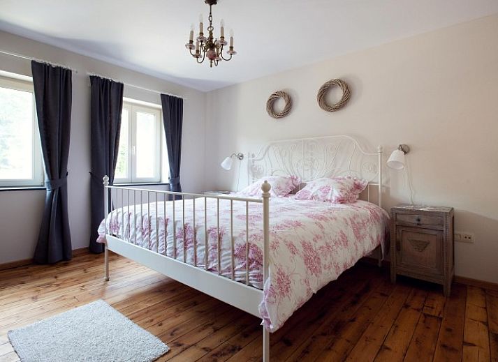 Luxury bathroom in vacation home Tivoli, Dilsen-Stokkem, Limburg. Enjoy comfort and style in this spacious, elegant space.