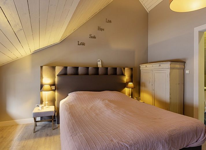 Welkom bij Bibi Tongeren, een sfeervol vakantiehuis in Limburg, Belgie met een charmante ontvangsthoek.