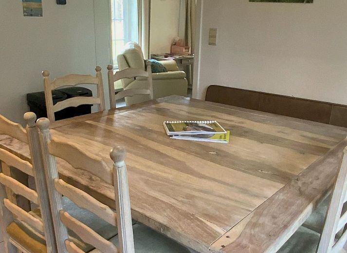 Vakantiehuis Heidebos fur 8 Personen in Meeuwen-Gruitrode, Limburg, Belgie, omgeven door natuur en voorzien van een ruim terras.