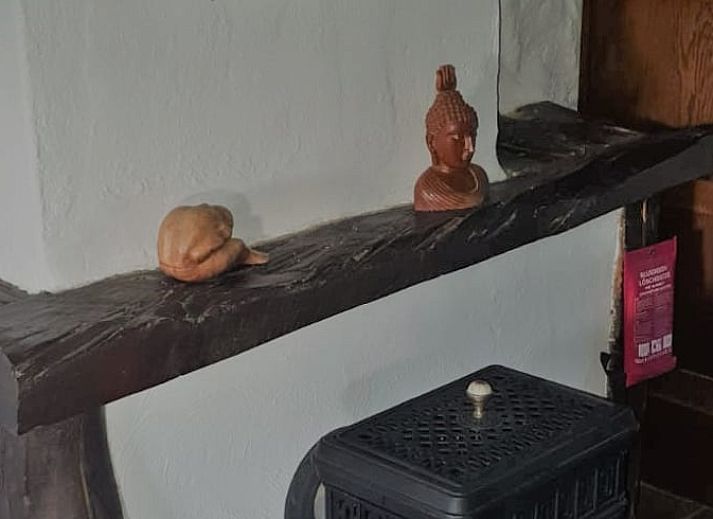 Geniet van het uitzicht vanaf het terras van Huisje in Sint Pietersvoeren, een vakantiehuis in het schilderachtige Limburgse landschap in Belgie.