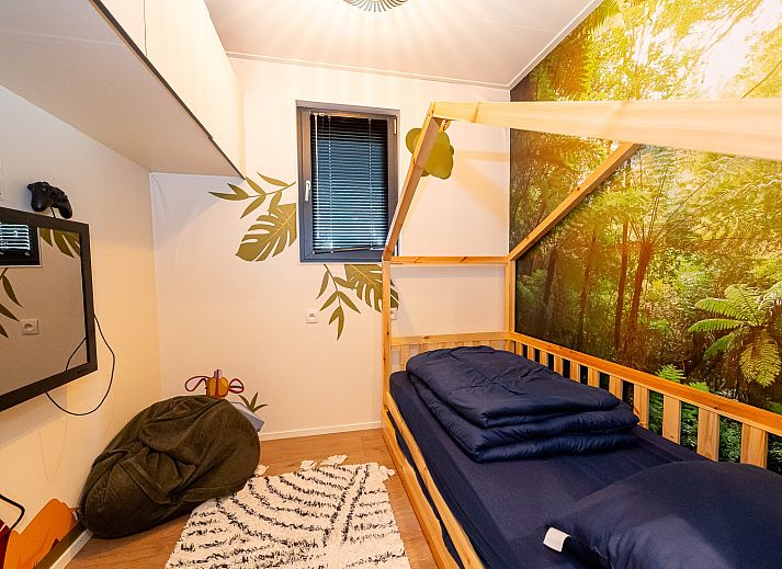 Guest house 054705 - Chalet Limburg - Chalet in Zutendaal