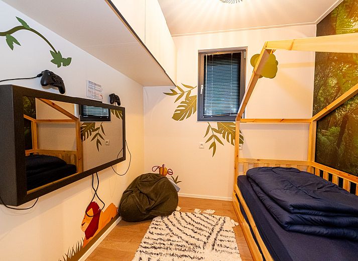 Guest house 054705 - Chalet Limburg - Chalet in Zutendaal