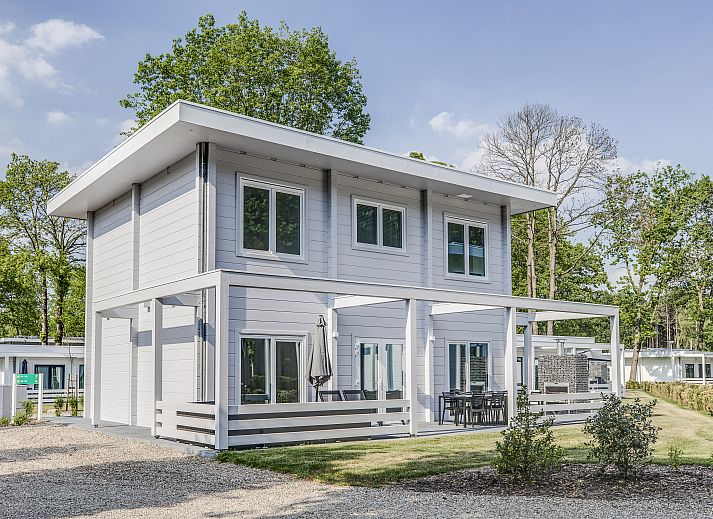Plattegrond van Mooi Zutendaal 8-persoons villa in Limburg, Belgie. Ruime woonkamer, moderne keuken en gezellig terras voor ultiem comfort.
