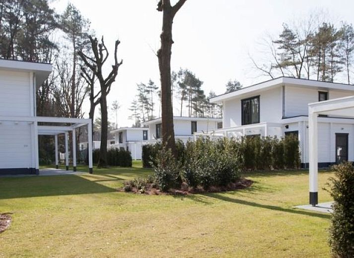Plattegrond van Mooi Zutendaal 6-persoons villa in Zutendaal, Limburg, Belgie, met ruime woonkamer en moderne keuken.