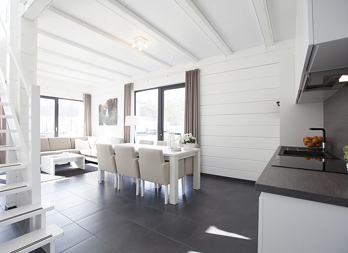 Plattegrond van Mooi Zutendaal 6-persoons villa 6CE in Limburg, Belgie, met ruime slaapkamers en moderne badkamers.