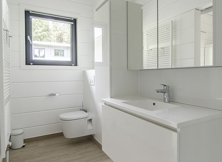 Plattegrond van Mooi Zutendaal 4-persoons villa in Limburg, Belgie. Comfortabele indeling met twee slaapkamers en moderne keuken.