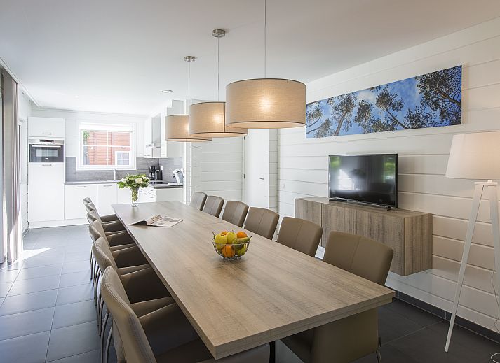 Plattegrond van Mooi Zutendaal 12-persoons bungalow in Zutendaal, Limburg, Belgie, met ruime slaapkamers en moderne faciliteiten.
