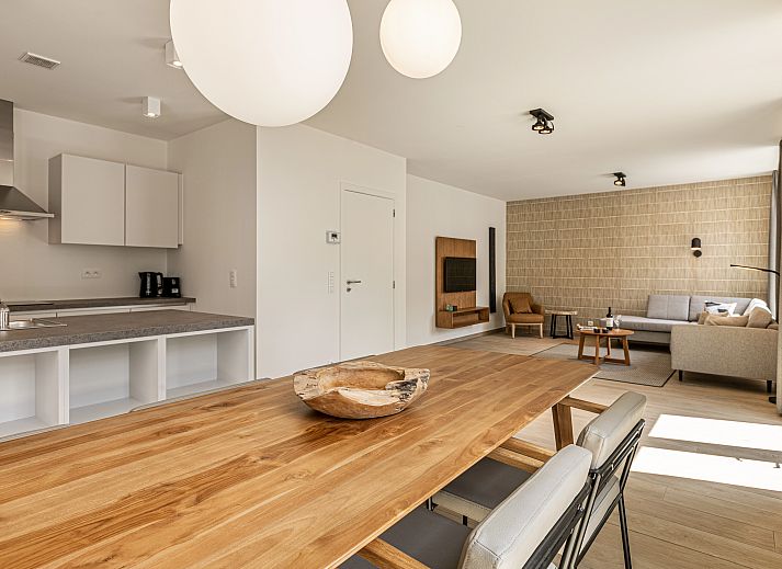 Gezellige slaapkamer in Mooi Zutendaal 6-persoons villa in Limburg, Belgie, met comfortabele bedden en moderne inrichting.