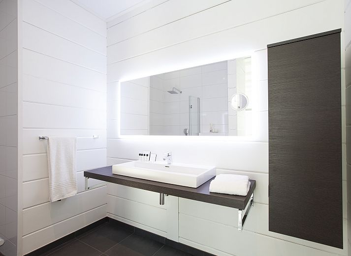 Plattegrond van Mooi Zutendaal 6-persoons villa 6CE in Limburg, Belgie, met comfortabele slaapkamers en moderne badkamers.