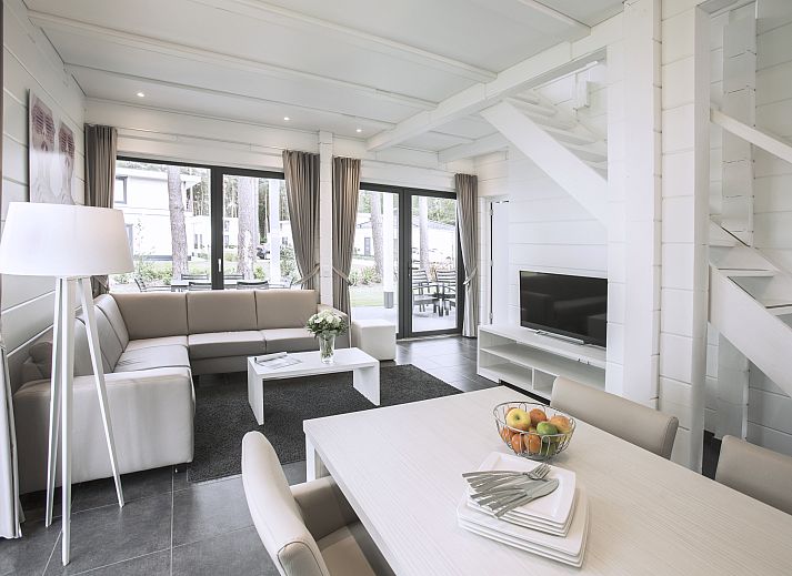 Geniet van rust en natuur in Mooi Zutendaal, een 6-persoons villa in Limburg, Belgie, omringd door groen en moderne architectuur.