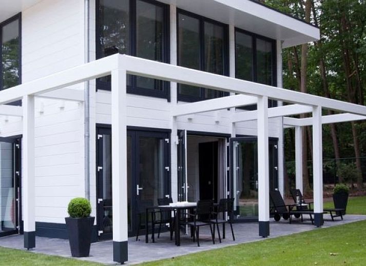 Plattegrond van Mooi Zutendaal 4-persoons wellnessvilla in Limburg, Belgie, met moderne binnenruimte en ontspannend terras.