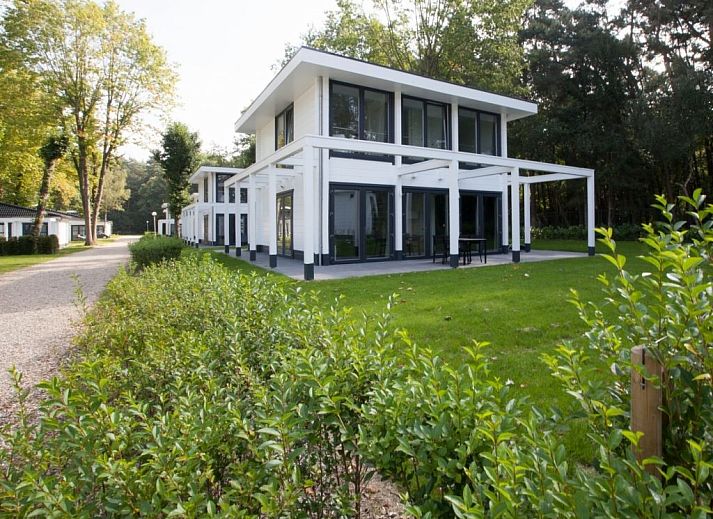 Plattegrond van de Mooi Zutendaal wellnessvilla in Limburg, Belgie, met twee slaapkamers en moderne voorzieningen voor vier personen.
