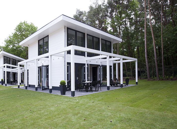 Plattegrond van de Mooi Zutendaal wellnessvilla in Limburg, Belgie, met twee slaapkamers en moderne voorzieningen voor vier personen.