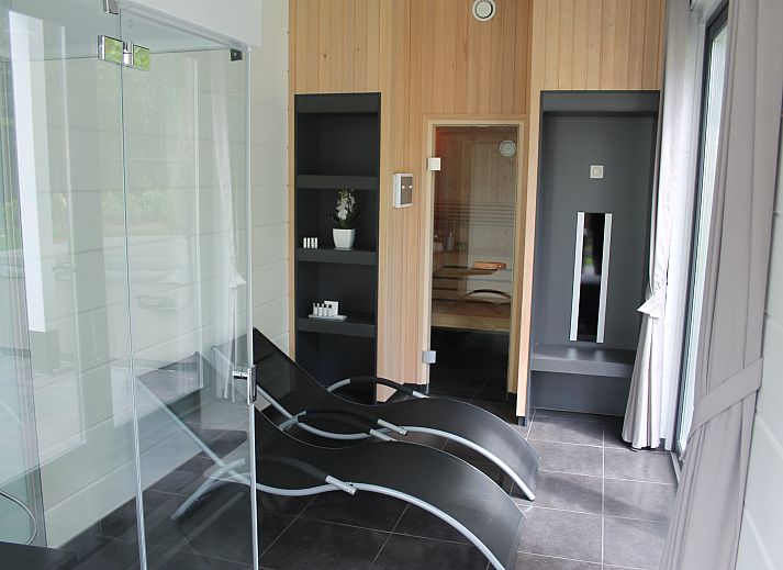 Plattegrond van de Mooi Zutendaal wellnessvilla in Limburg, Belgie, met twee slaapkamers en moderne voorzieningen voor vier personen.