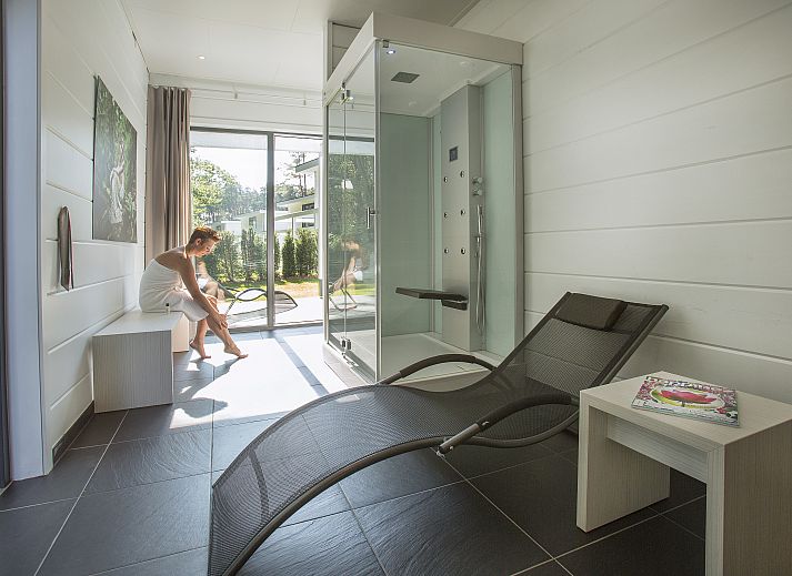 Plattegrond van de Mooi Zutendaal wellnessvilla in Limburg, Belgie, met twee slaapkamers en moderne voorzieningen voor vier personen.