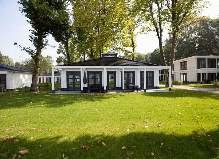 Plattegrond van Mooi Zutendaal 4-persoons villa 4CE in Limburg, Belgie, met ruime woonkamer, moderne keuken en comfortabele slaapkamers.