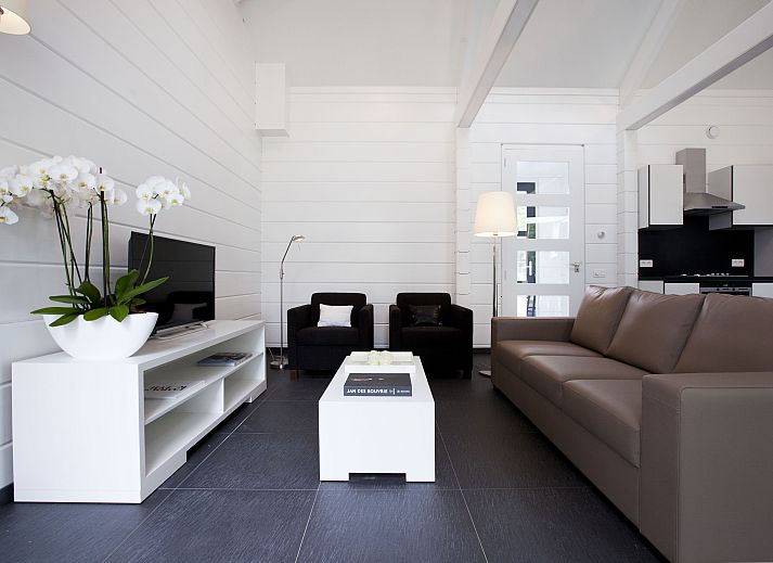 Mooi Zutendaal 4-persoons villa in Limburg, Belgie met ruime veranda en groene omgeving.