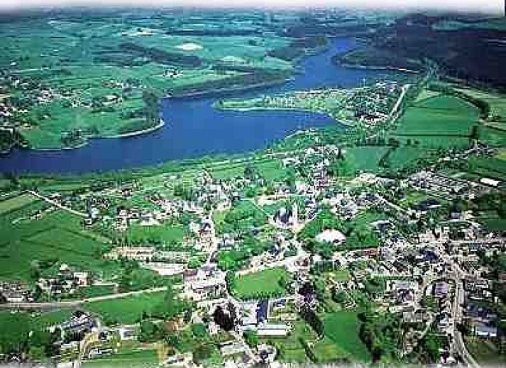 Villa & Gite Chavet in Luik, Belgie, vakantieverblijf met terras en weids uitzicht.