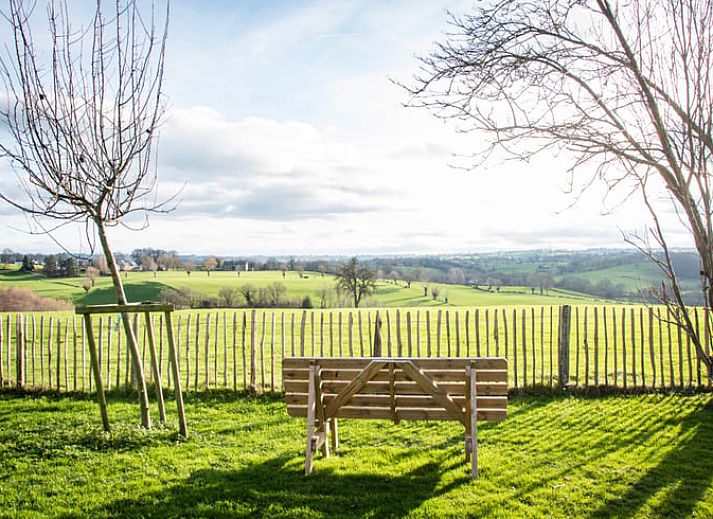 Prachtige zonsondergang over de velden bij Vakantiehuis in Aubel, een serene bed and breakfast in de Ardennen, Belgie.