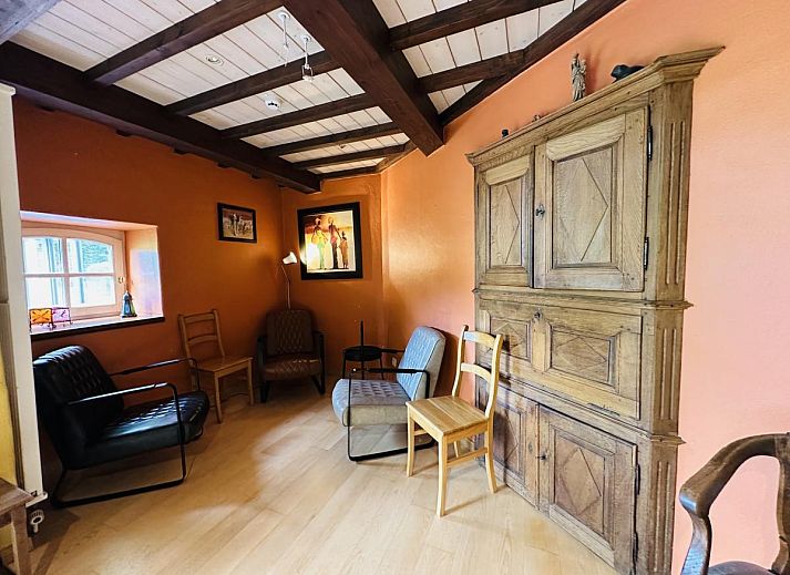 Geniet van ontspanning in de luxe sauna van Les Ecuries du Lac, een vakantiehuis in Waimes, Ardennen, Belgie.