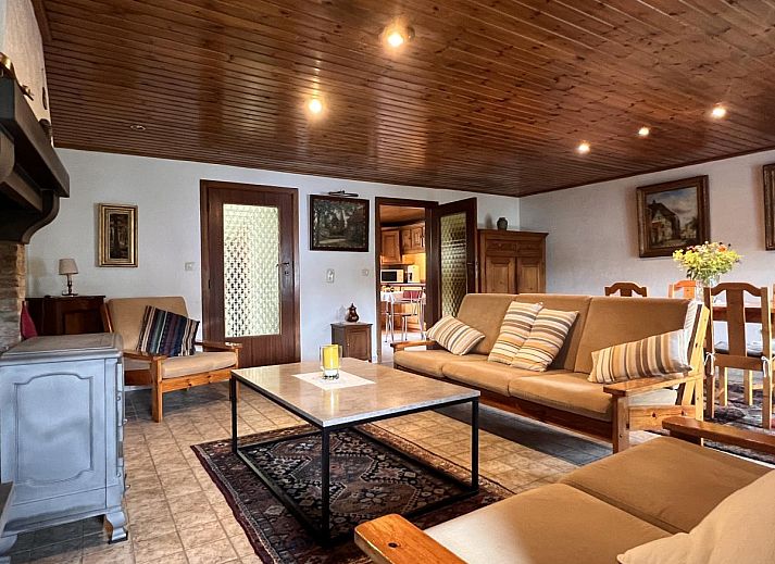 Gezellig terras bij vakantiehuis Alegria in Trois-Ponts, Ardennen, ideaal voor buiten dineren.