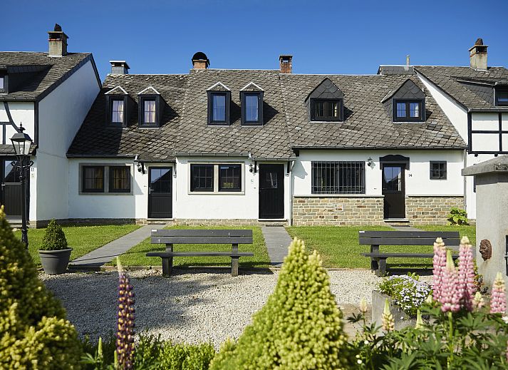 Plattegrond van Village les Gottales 4-persoons bungalow 4B2 in Trois-Ponts, Ardennen, Belgie, met moderne binnenruimte en gezellige zithoek.